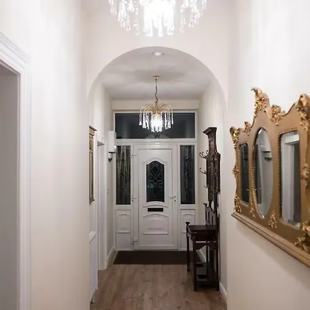 The View, Luxury In A Great Location!